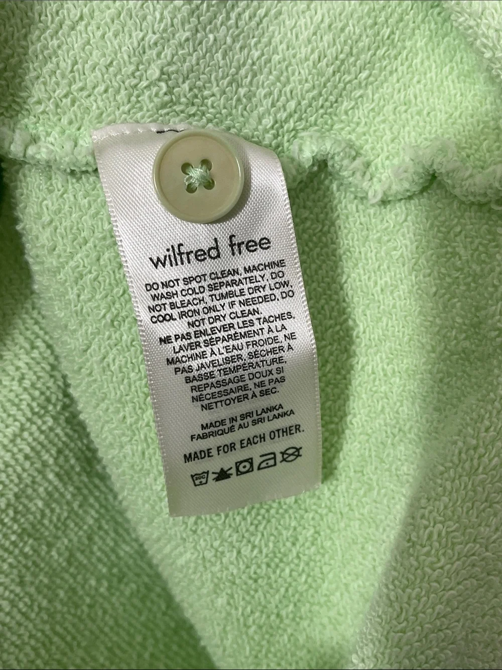 Aritzia Wilfred Free Terry
Fleece Shirt - Picture 8 of 9